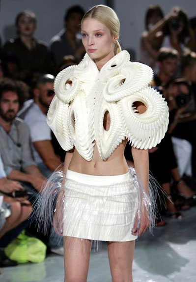 Iris Van Herpen--͸Ӱ׹Ǿ