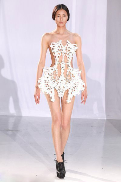 Iris Van Herpen--͸Ӱ׹Ǿ